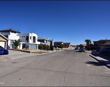 12636 Crystal Ridge Street - Photo Thumbnail 46