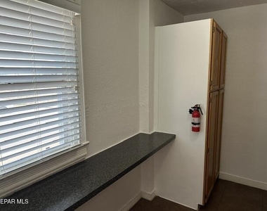 4222 Pershing Drive - Photo Thumbnail 8