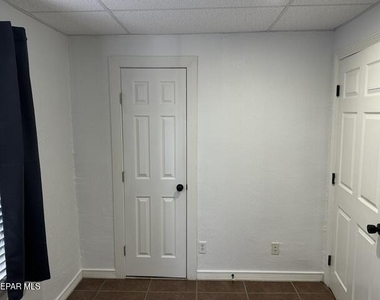 4222 Pershing Drive - Photo Thumbnail 13