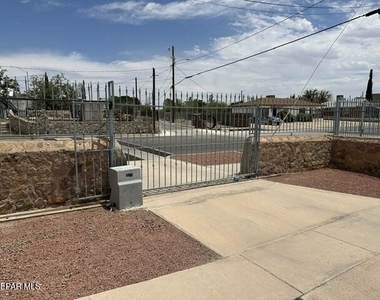 4222 Pershing Drive - Photo Thumbnail 24