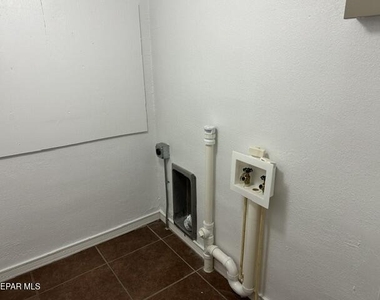 4222 Pershing Drive - Photo Thumbnail 10