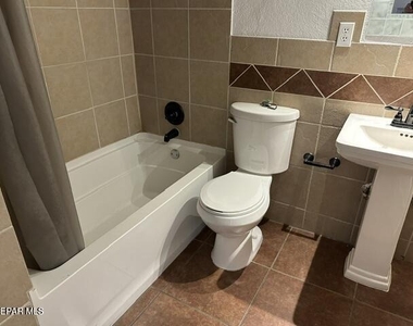 4222 Pershing Drive - Photo Thumbnail 15