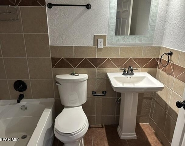 4222 Pershing Drive - Photo Thumbnail 14