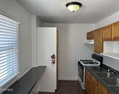 4222 Pershing Drive - Photo Thumbnail 6