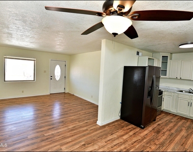10324 Newport Drive - Photo Thumbnail 10