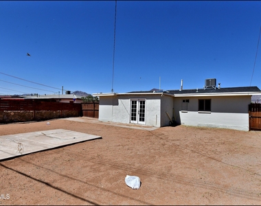 10324 Newport Drive - Photo Thumbnail 32