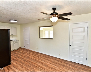 10324 Newport Drive - Photo Thumbnail 9