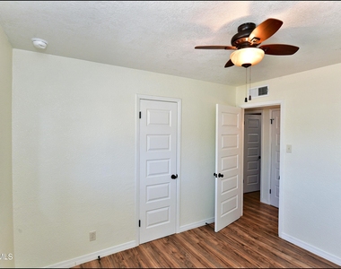 10324 Newport Drive - Photo Thumbnail 20