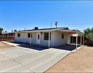 10324 Newport Drive - Photo Thumbnail 3