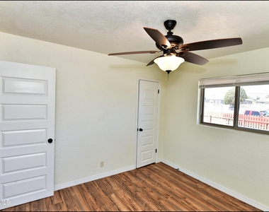 10324 Newport Drive - Photo Thumbnail 23