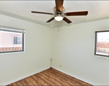 10324 Newport Drive - Photo Thumbnail 25