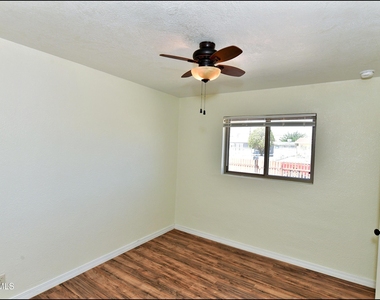 10324 Newport Drive - Photo Thumbnail 18