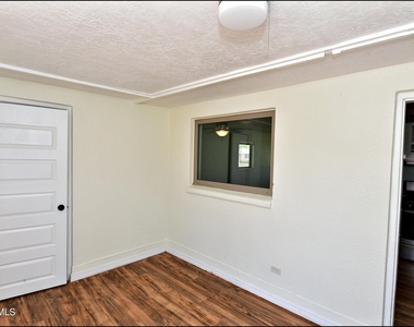 10324 Newport Drive - Photo Thumbnail 30