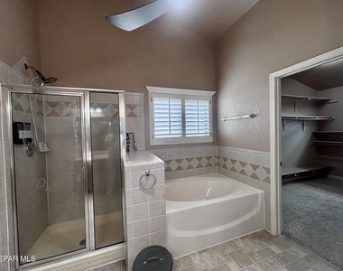 3640 Tierra Calida Drive - Photo Thumbnail 18