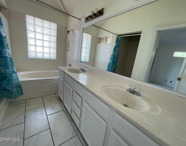 4304 Loma Alegre Drive - Photo Thumbnail 5