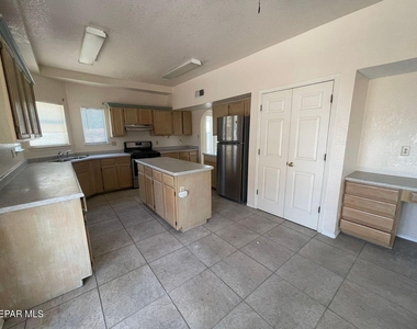 4304 Loma Alegre Drive - Photo Thumbnail 7