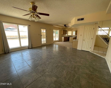 4304 Loma Alegre Drive - Photo Thumbnail 8