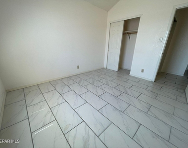 4304 Loma Alegre Drive - Photo Thumbnail 4