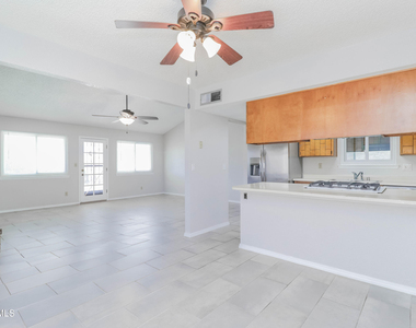 11052 Middledale Street - Photo Thumbnail 16