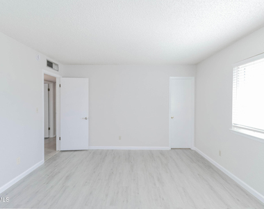 11052 Middledale Street - Photo Thumbnail 3