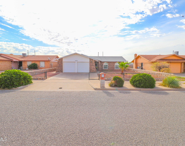 11052 Middledale Street - Photo Thumbnail 5