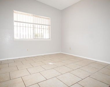 10109 Milan Street - Photo Thumbnail 3
