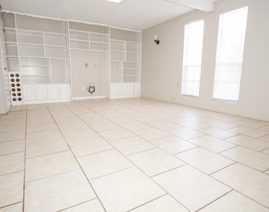 10109 Milan Street - Photo Thumbnail 9