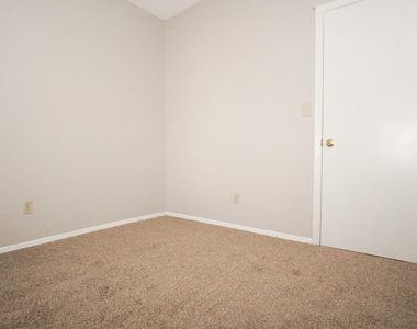 10109 Milan Street - Photo Thumbnail 15