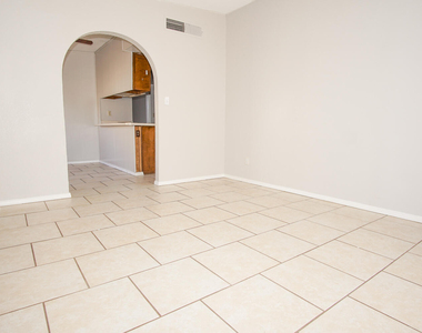 10109 Milan Street - Photo Thumbnail 13
