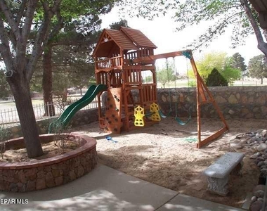 1633 Charles Owens Drive E - Photo Thumbnail 23