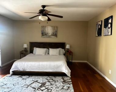 1633 Charles Owens Drive E - Photo Thumbnail 8