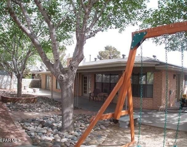 1633 Charles Owens Drive E - Photo Thumbnail 19