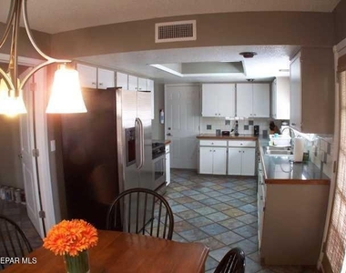 1633 Charles Owens Drive E - Photo Thumbnail 13