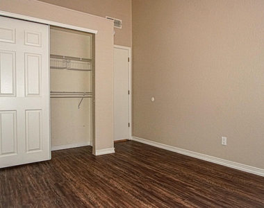4553 Gen Maloney Circle - Photo Thumbnail 11