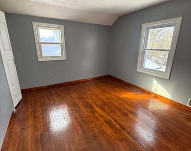 290 Priscilla Street - Photo Thumbnail 5