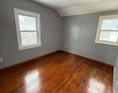 290 Priscilla Street - Photo Thumbnail 3