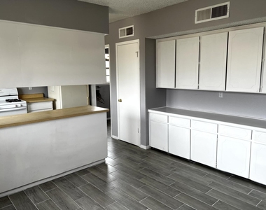 1618 Dale Douglas Drive - Photo Thumbnail 10