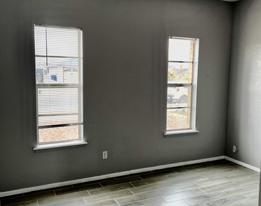 1618 Dale Douglas Drive - Photo Thumbnail 16