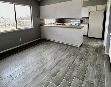 1618 Dale Douglas Drive - Photo Thumbnail 9