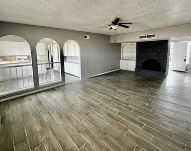 1618 Dale Douglas Drive - Photo Thumbnail 3