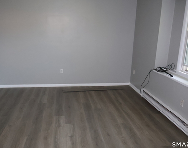 353 Scott Road - Photo Thumbnail 10