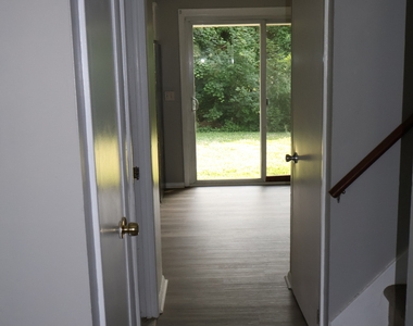 353 Scott Road - Photo Thumbnail 9