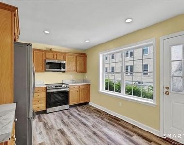 220 Alder Street - Photo Thumbnail 15
