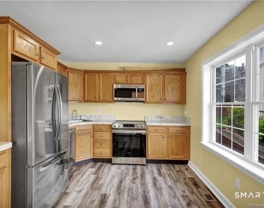 220 Alder Street - Photo Thumbnail 14
