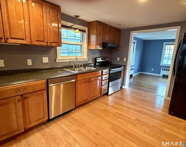 18 Whiteside Street - Photo Thumbnail 12