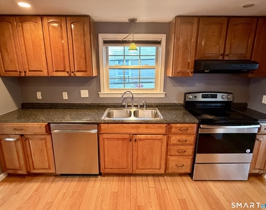 18 Whiteside Street - Photo Thumbnail 11