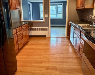 18 Whiteside Street - Photo Thumbnail 10