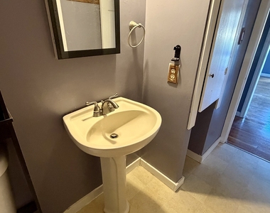 18 Whiteside Street - Photo Thumbnail 22