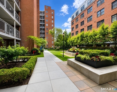 700 Summer Street - Photo Thumbnail 10
