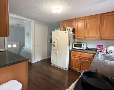 4 Harbor View Avenue - Photo Thumbnail 2